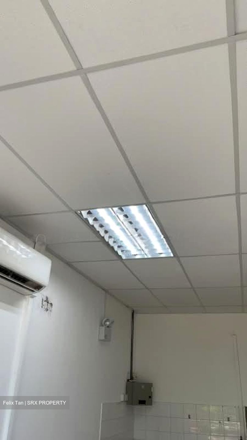 Eastwood Centre (D16), Retail #563626071